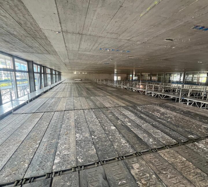 Gerüst mieten Kanton Zürich - Podest Turnhalle