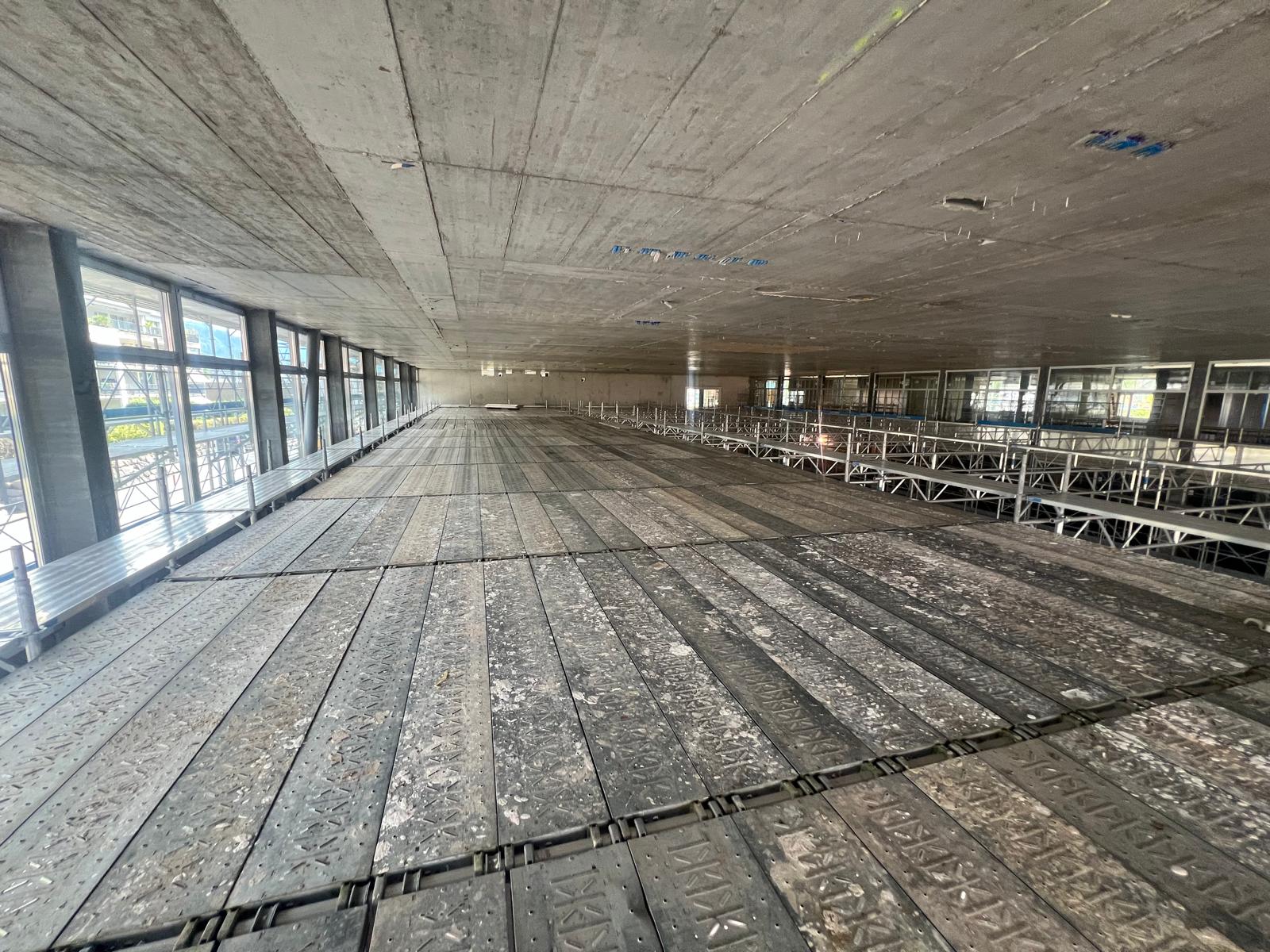 Gerüst mieten Kanton Zürich - Podest Turnhalle